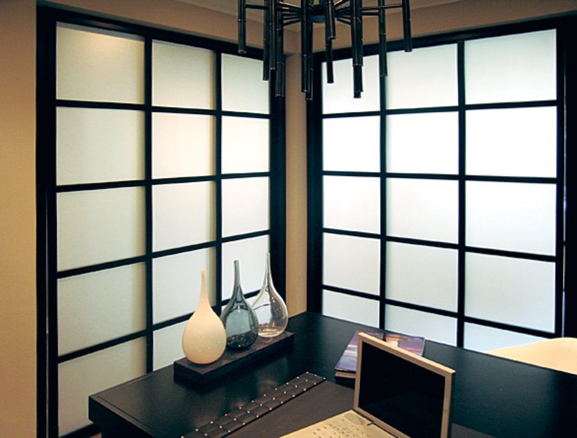 Угловая перегородка в японском стиле с матовым стеклом Павлодар