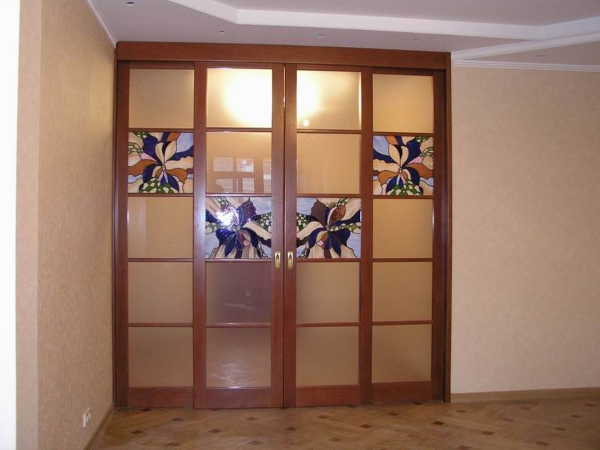 Перегородка с цветными стеклянными вставками Павлодар