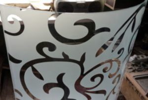 Стекло радиусное с пескоструйным рисунком для радиусных дверей Павлодар